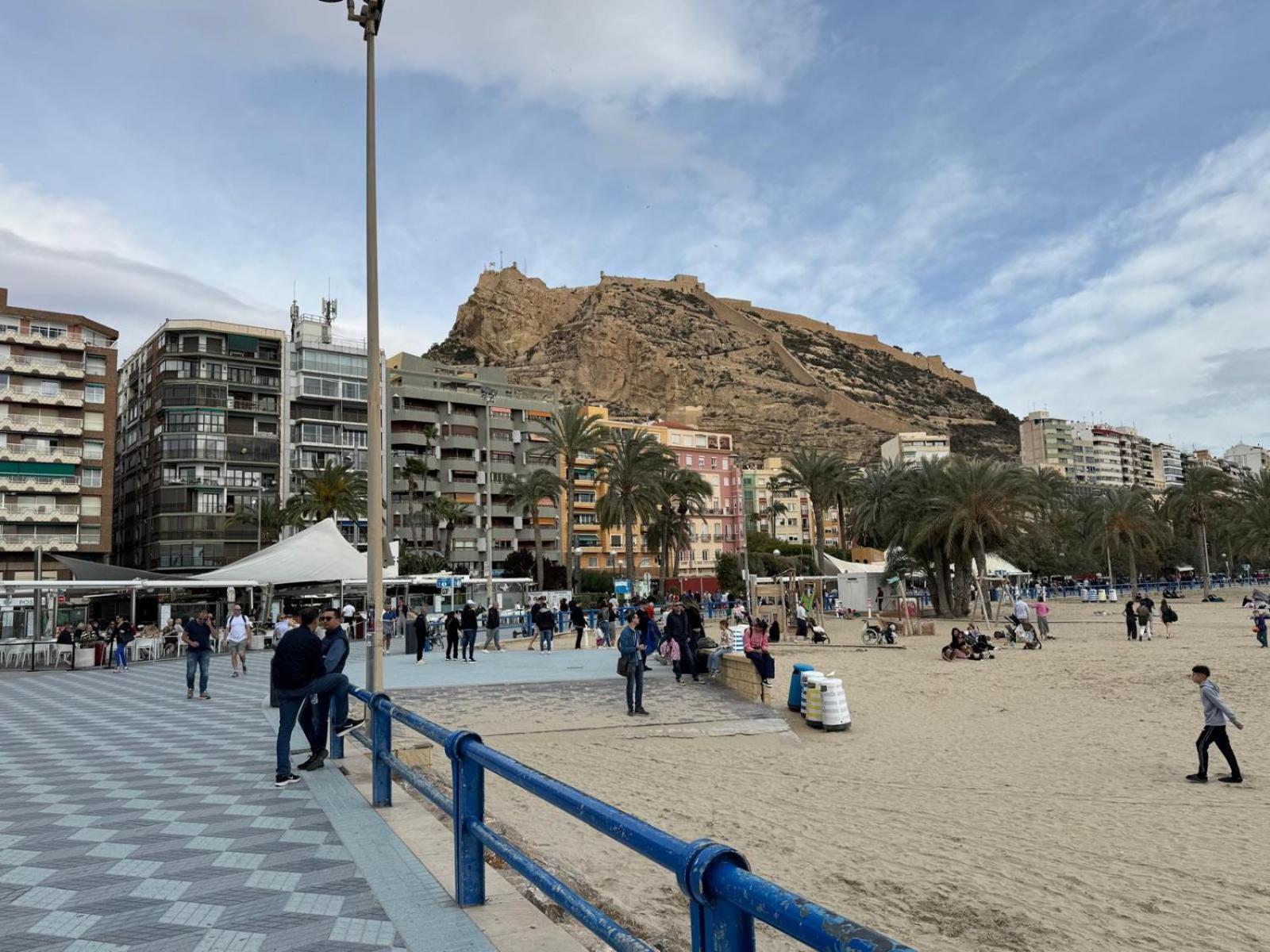 Apartamentos Playa Postiguet Alicante Exterior photo